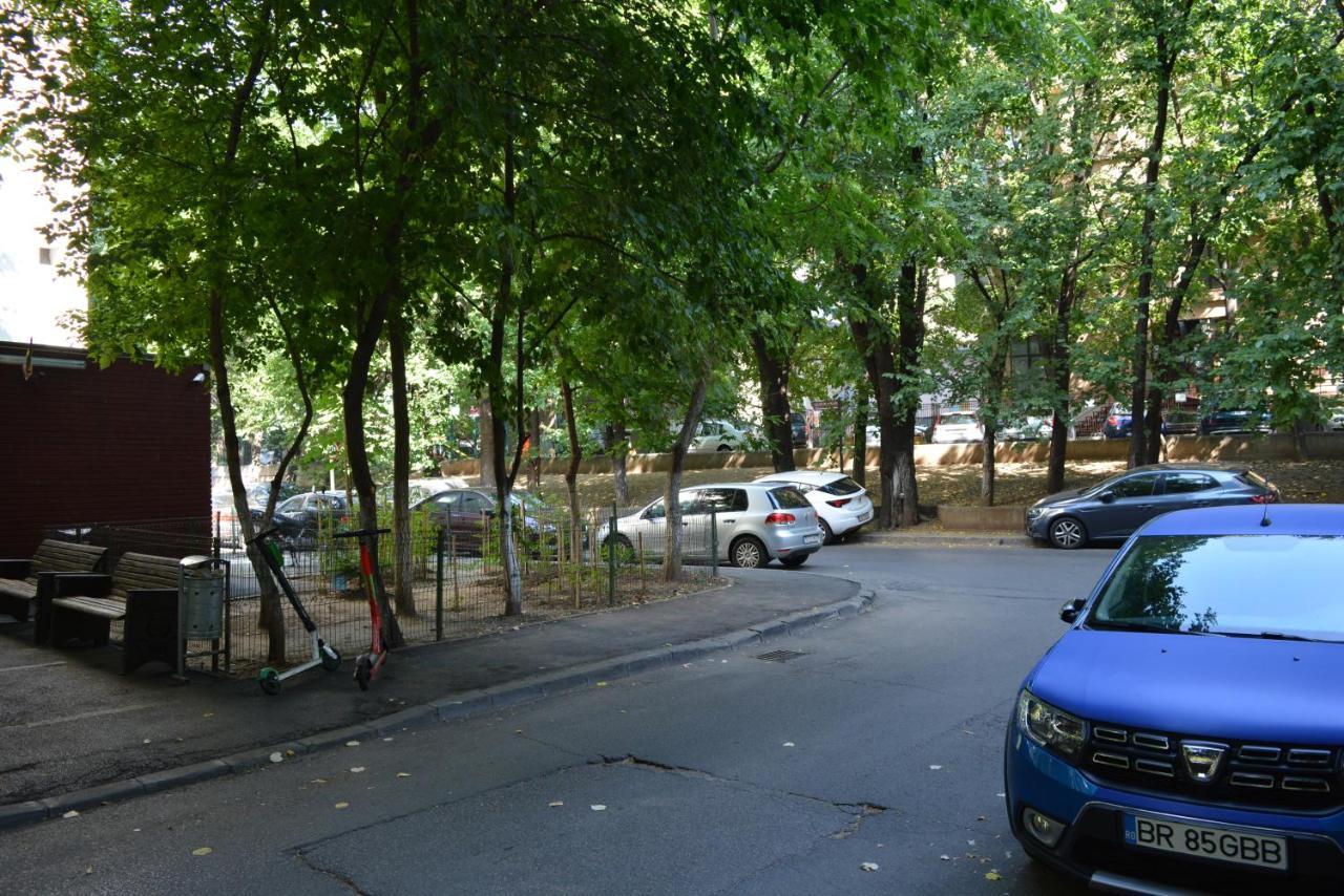 Iulia Studio 9 Bucarest Exterior foto